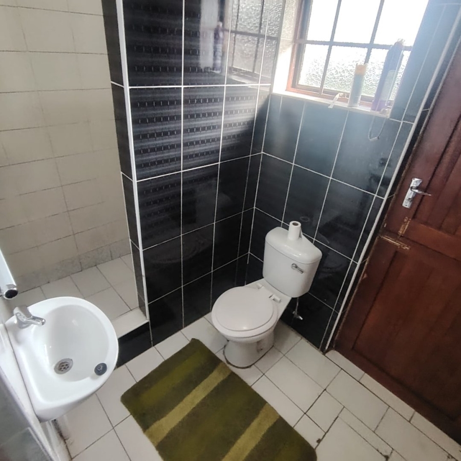 6 Bedroom Property for Sale in Baysville Eastern Cape